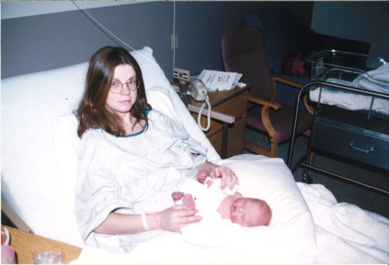 Daniela Clapp, the Vegan Mom, with her baby daugther Christina